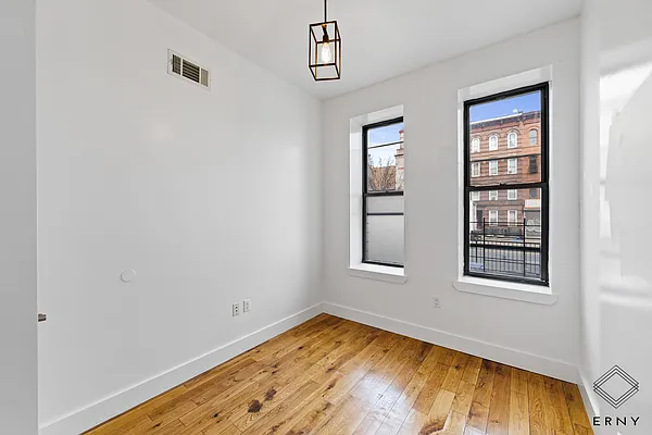 Rented by ERNY LLC | media 25