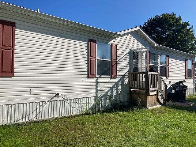 1st image of 48595 Pineview Dr