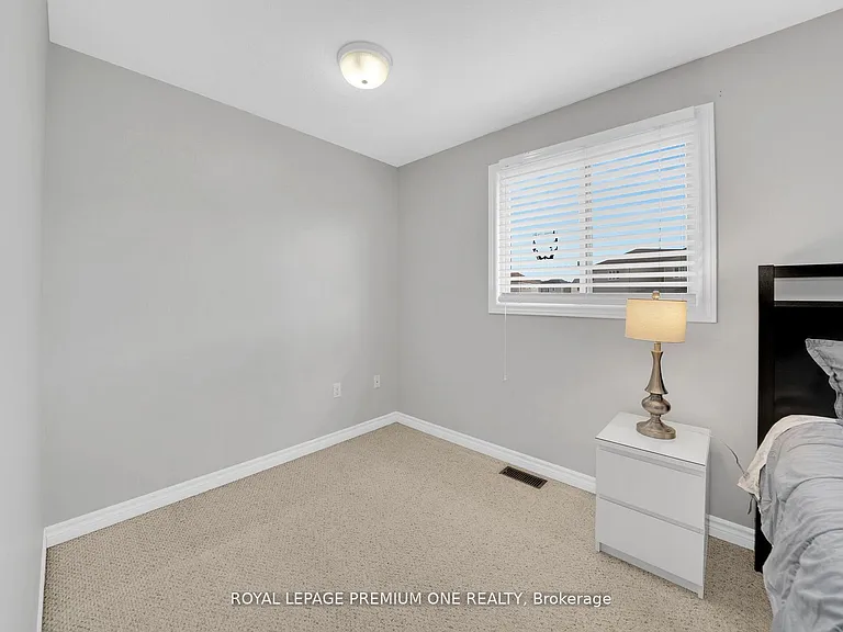 31 Stevenson St — Photo 23