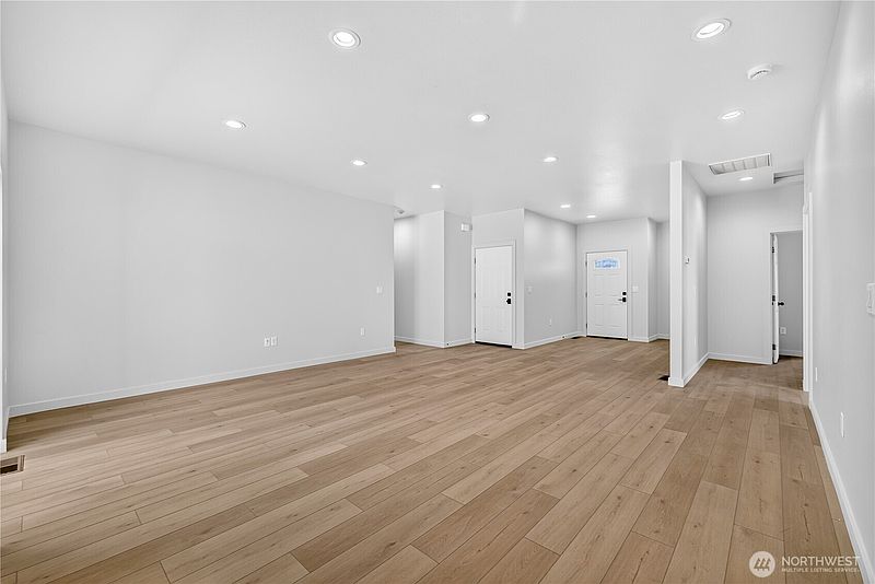 5th image of 309 Olivia Street