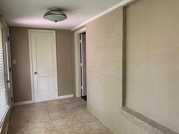 3rd image of 206 Frawley St