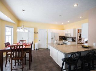 44 Rockview Dr NE, Rockford, MI 49341