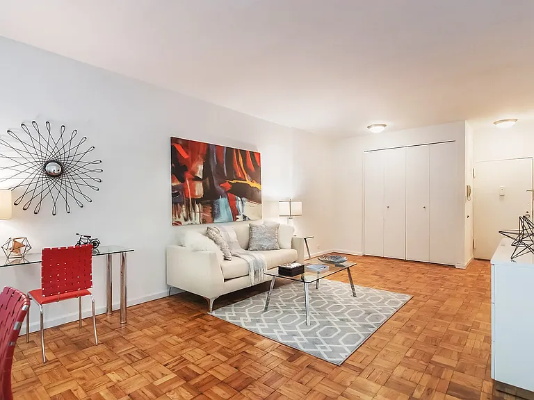 420 E 80th St #4I — Photo 2