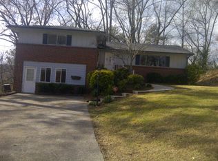 1052 E Lakeshore Dr, Dalton, GA 30720