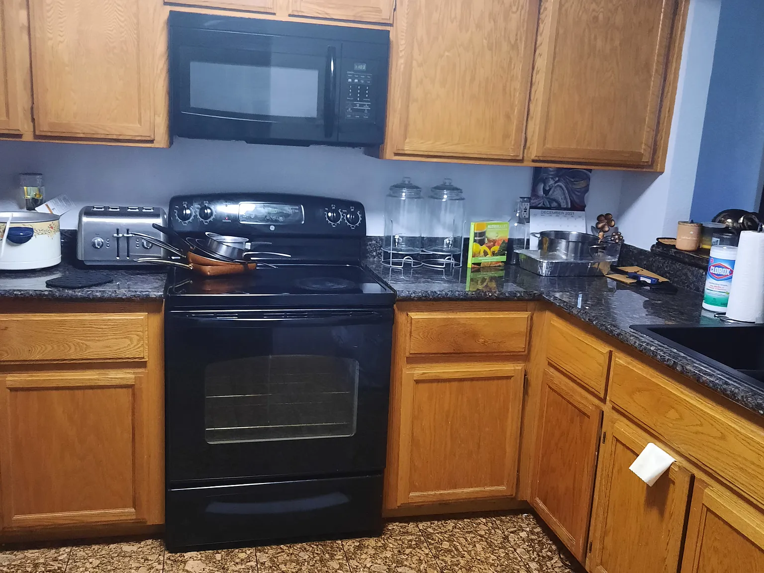 2 bed, 1.5 bath, 964 sqft, $2,500 — Photo 3