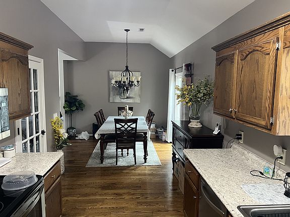 5th image of 105 Donovan Ct