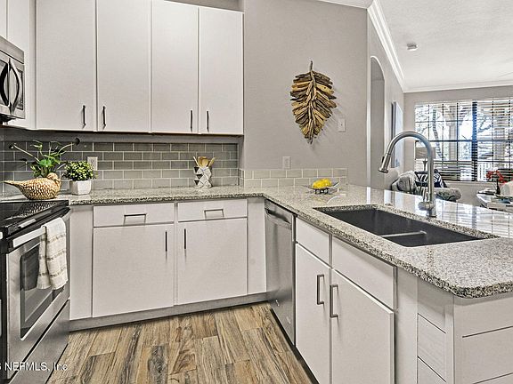3rd image of 12700 BARTRAM PARK Boulevard #1025