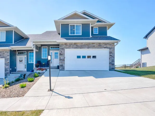 713 Rolling Hills Dr, Tiffin, IA 52340