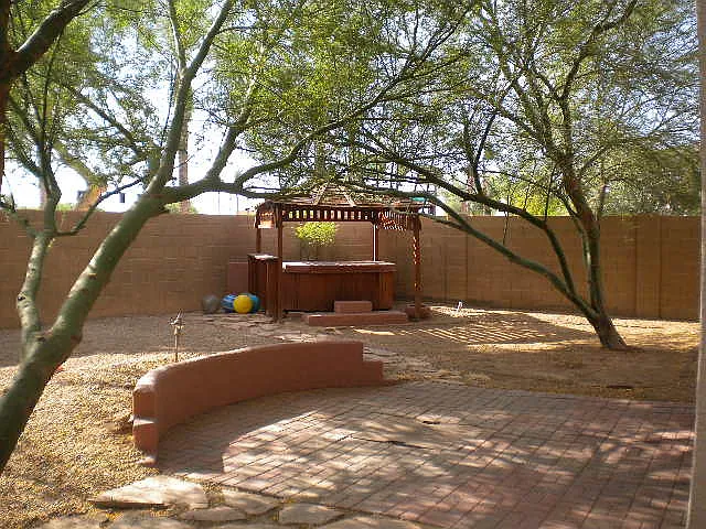 Large Backyard With Spa -06172014