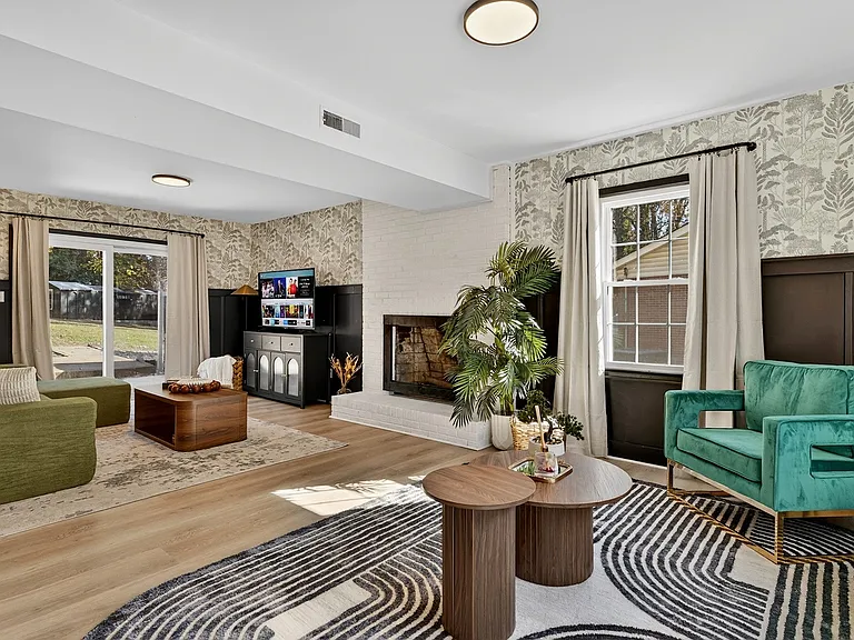 6013 Ferndale Pl — Photo 3
