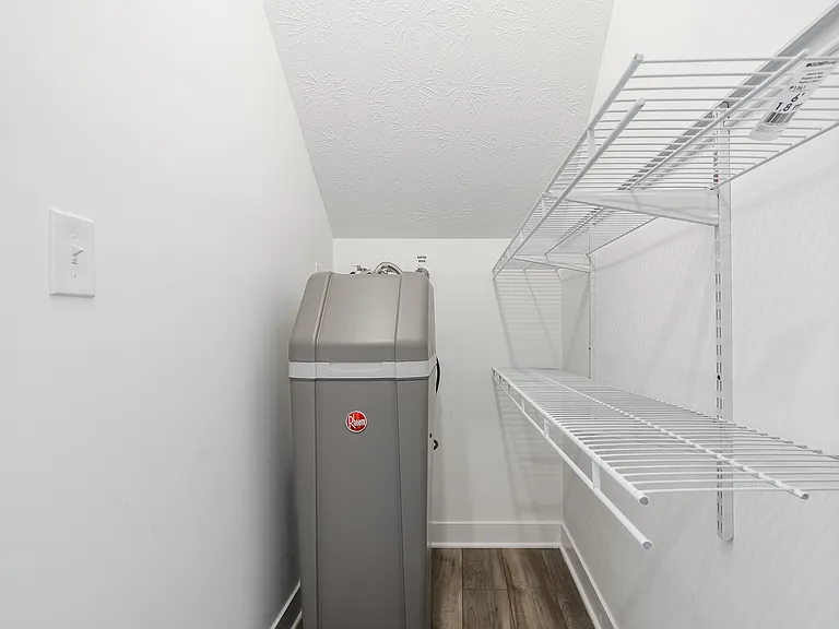 6261 Balsam Ct — Photo 28
