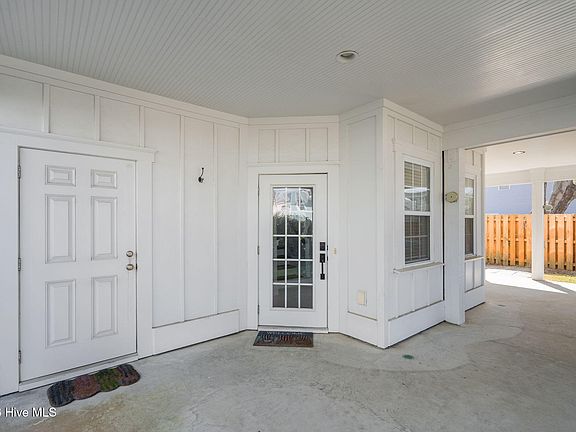5th image of 1407 Mackerel Lane Unit 1