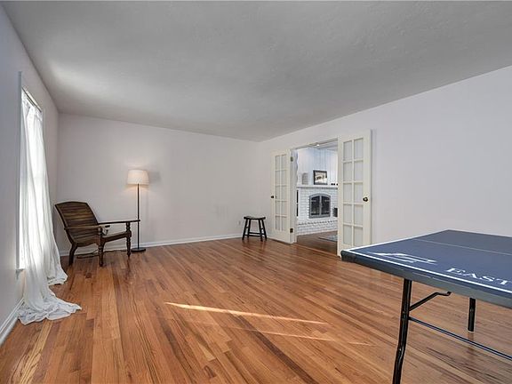 3rd image of 448 Bates Dr