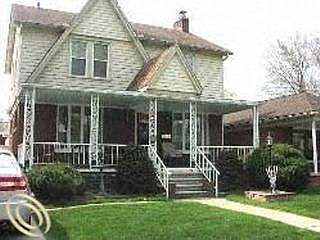 2nd image of 12837 Oakdale St