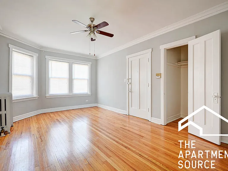 4402 N Rockwell St #3 — Photo 5