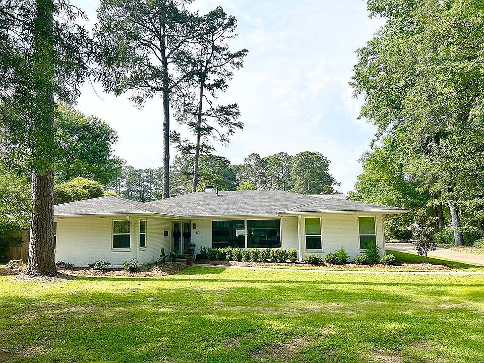 1st image of 217 N Pinecrest Dr