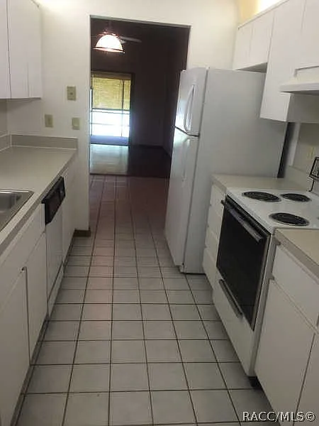 2 bed, 990 sqft, $1,500 — Photo 3