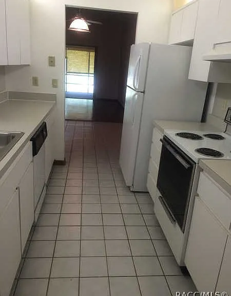 270 E Glassboro Ct — Photo 3