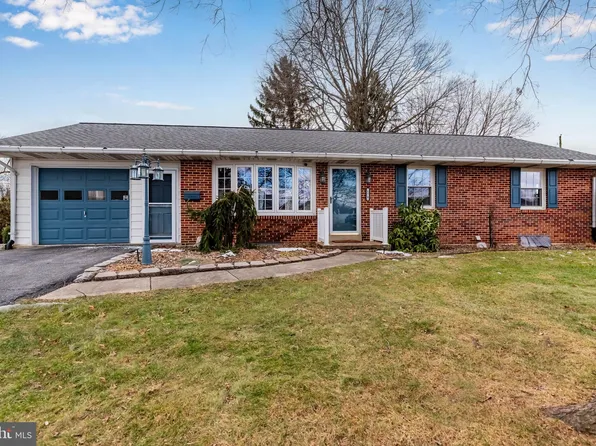 574 F St, Carlisle, PA 17013