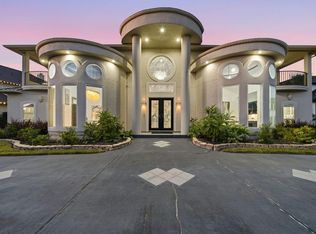 1907 Ray Shell Ct, Seabrook, TX 77586