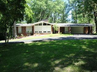 13427 Conway Rd, Saint Louis, MO 63141