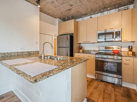 4th image of 1845 S Michigan Ave Unit 605