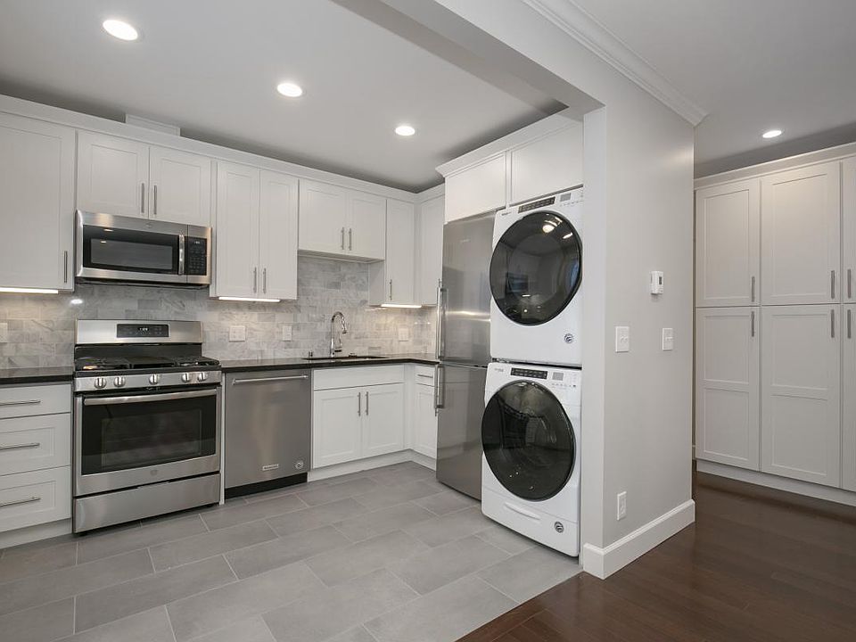 1st image of 1020 5th Ave N APT 22