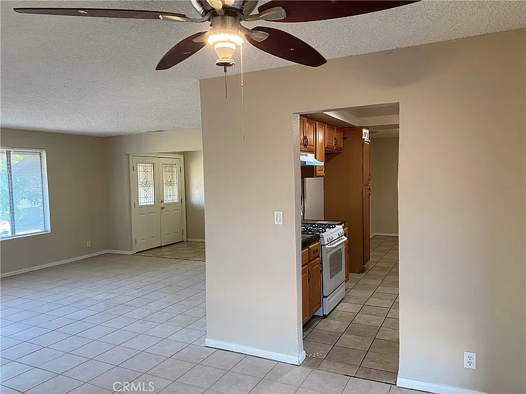 18746 Rock Springs Rd — Photo 4