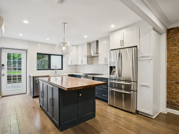 445 Franklin Avenue image 3 of 9