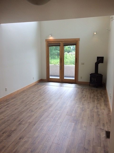 1st image of 1281 Stoneridge Dr APT B