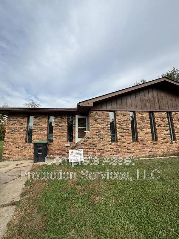 2 bed, 1.0 bath, 1000 sqft, $1,645 — Photo 1
