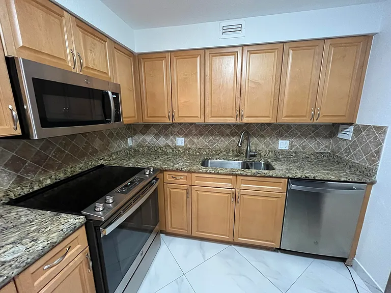 1000 Spanish River Rd #1F — Photo 12