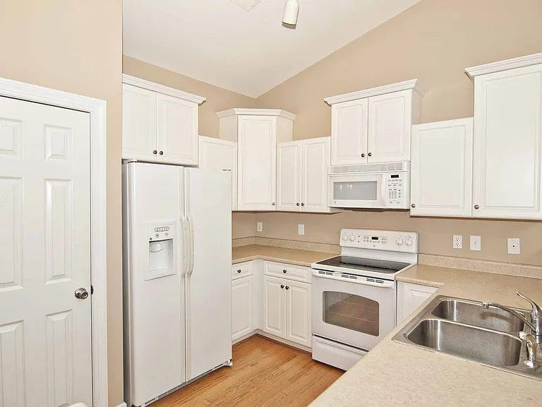 337 Monlandil Dr — Photo 5