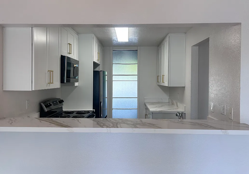 2 bed, 1.5 bath, 1048 sqft, $3,000 — Photo 4