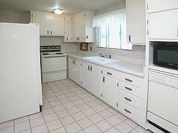3rd image of 3255 Del Mar Dr