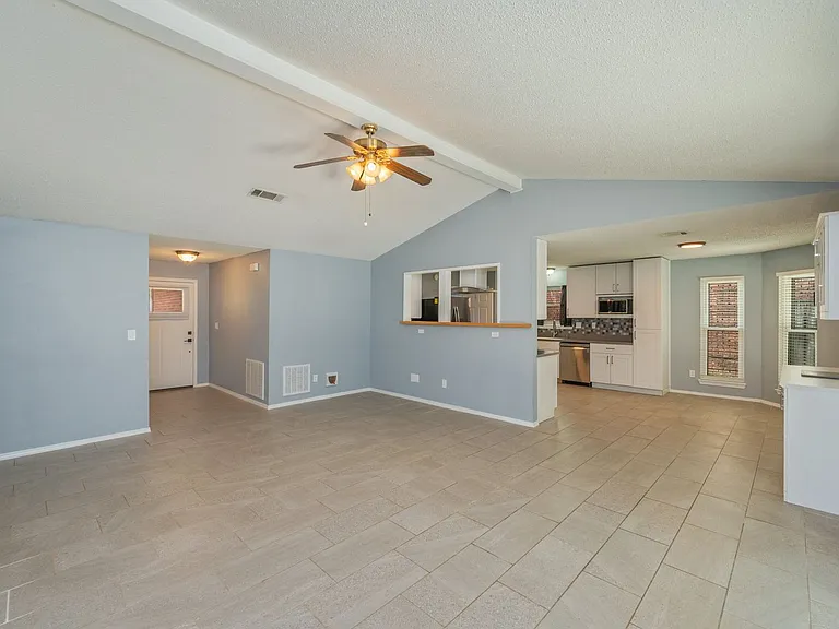 804 Sparkleberry Cv — Photo 7