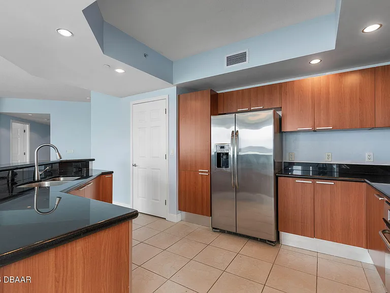 241 Riverside Dr #1710 — Photo 18