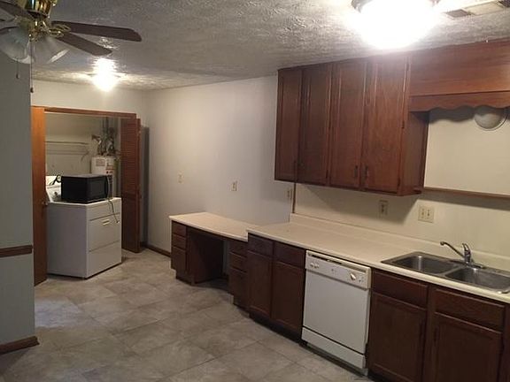 5th image of 2806 Briar Hill Ln SE #B