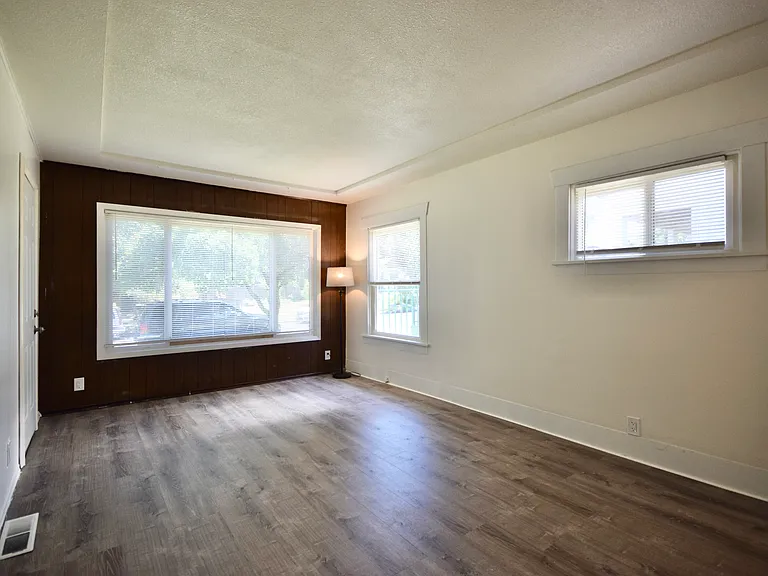 5841 NE 18th Ave — Photo 76