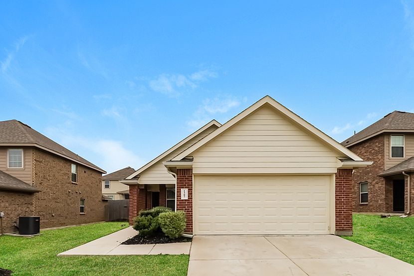 1st image of 1307 Starling Ln