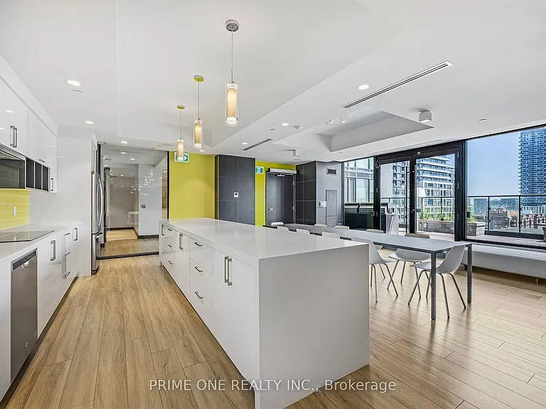 158 Front St E #1114 — Photo 30