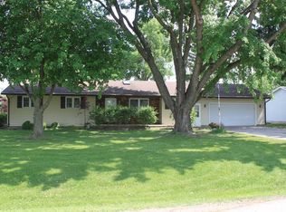 12892 Lawrence Rd, Sterling, IL 61081