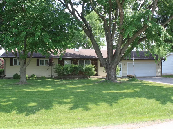 12892 Lawrence Rd, Sterling, IL 61081