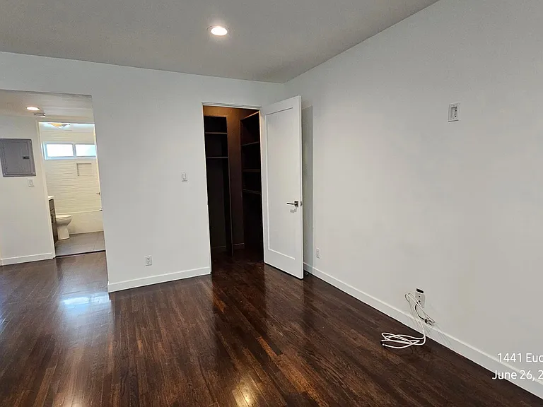 1441 Euclid St #1 — Photo 9