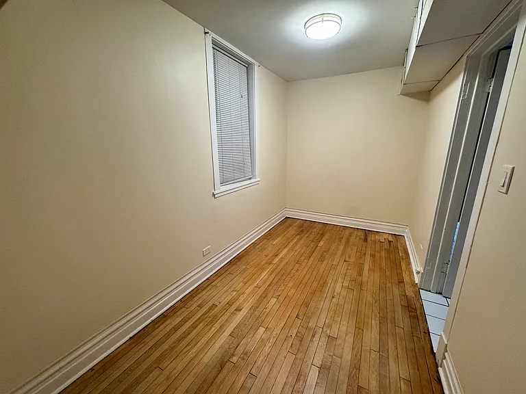 2028 W Melrose St #G — Photo 7
