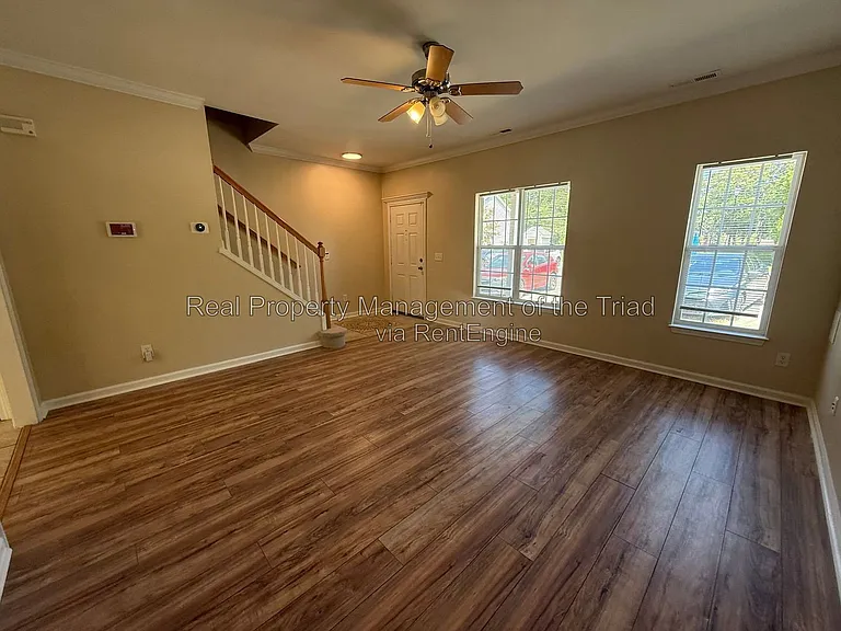 1258 Burton Ave — Photo 5