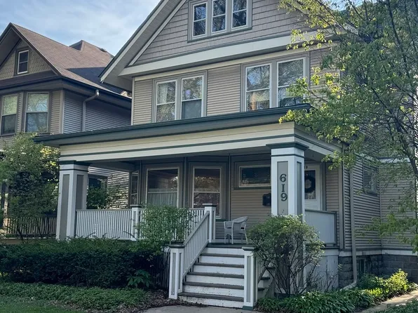 (undisclosed Address), Oak Park, IL 60304