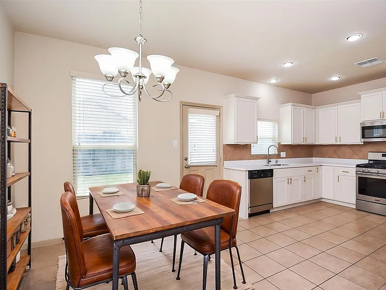 2106 Harmon Crest Ct — Photo 10