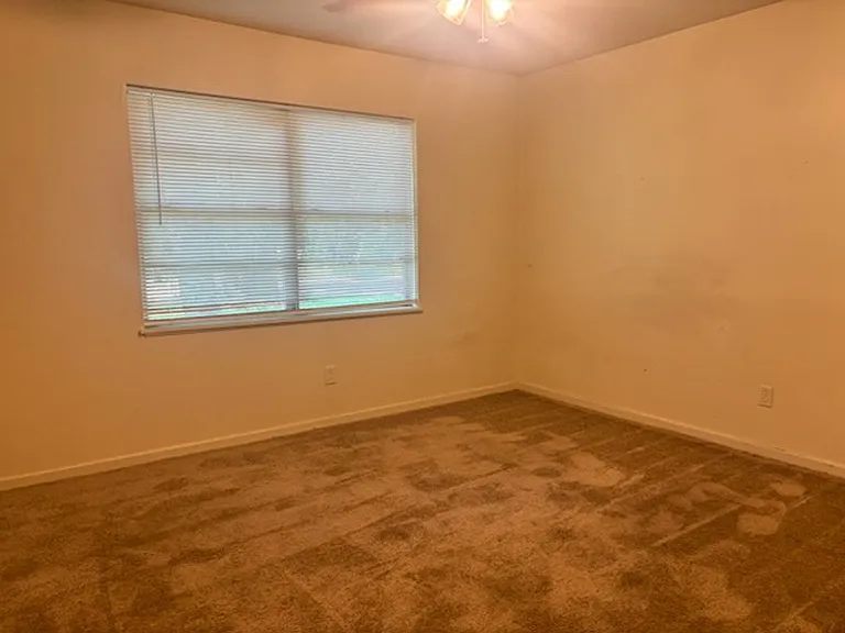 1430 Dianne Dr — Photo 7