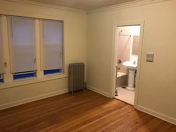4th image of 2717 W Lawrence Ave APT 2